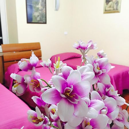 Zhihua Guest House Roma Exterior foto