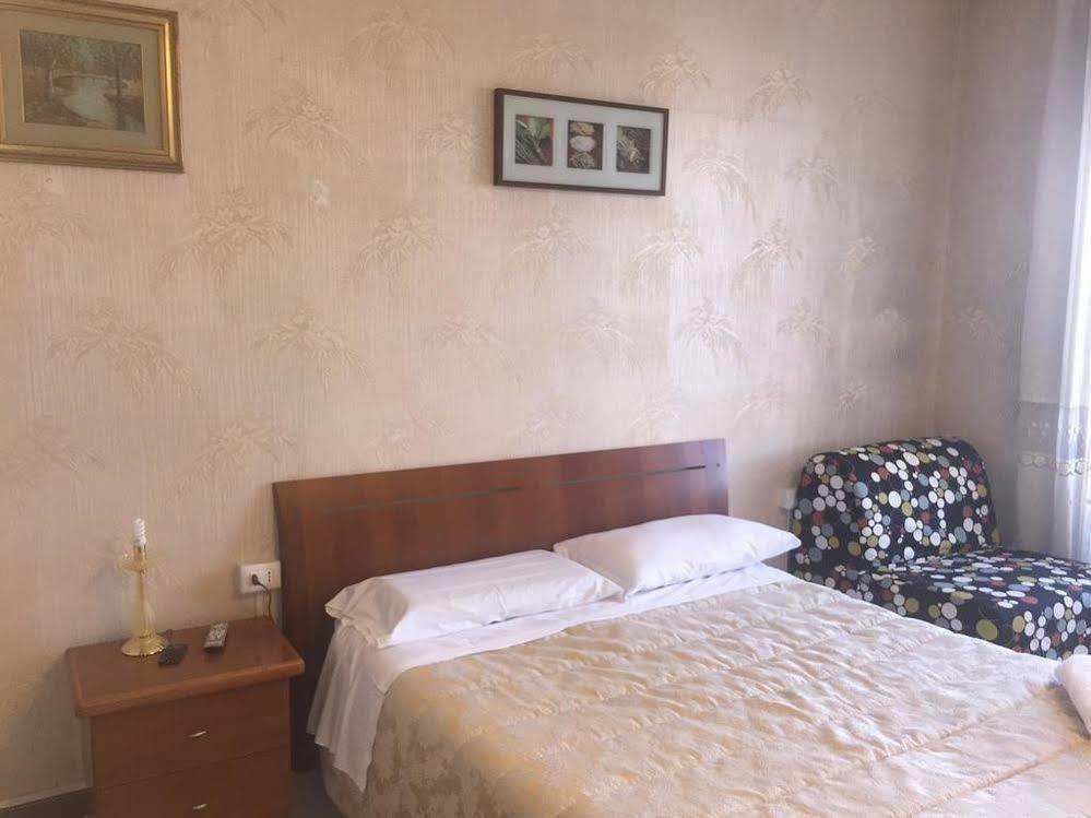 Zhihua Guest House Roma Exterior foto